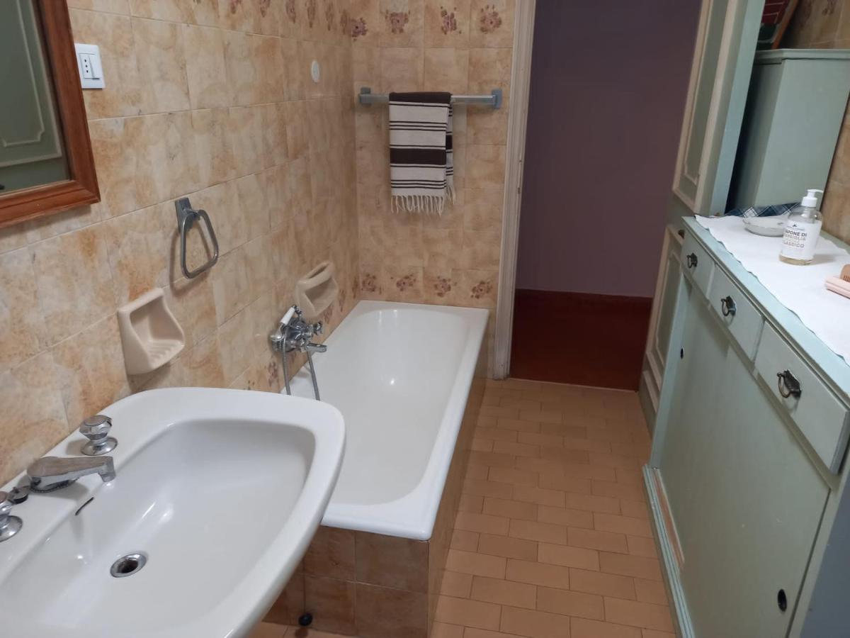 Casa Vacanza Villa Patrizia Follo Alto Eksteriør billede